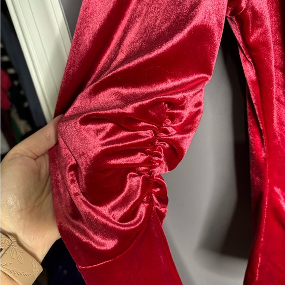 Express Red Velvet Long Sleeve Cinched Front Sweetheart Neck Top Medium - Picture 3 of 6
